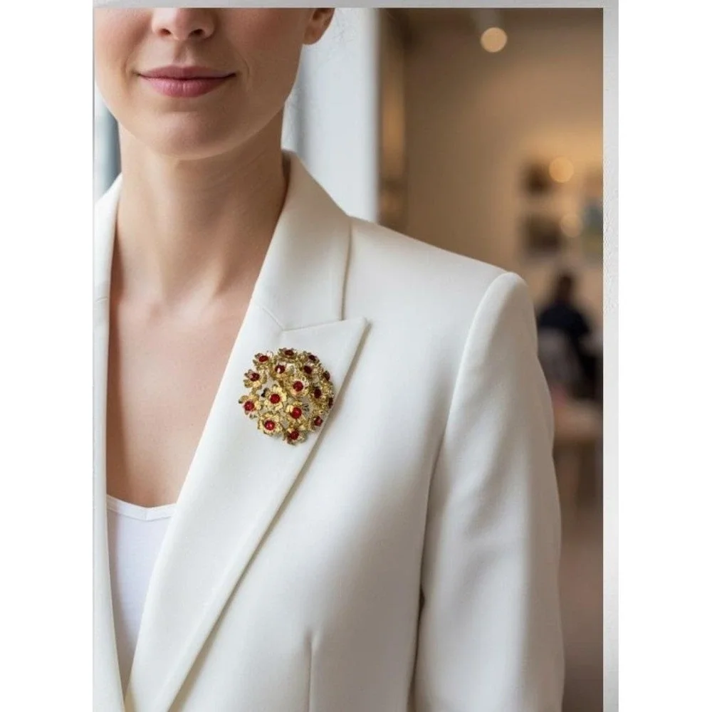 Vintage Gold-Tone Red‎ Rhinestone Floral Brooch 2